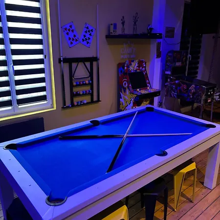 Appartement Arcade Room Jacuzzi, Arcade, Billard, Ping Pong Magenta