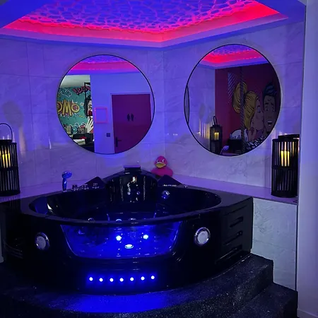 Arcade Room Jacuzzi, Arcade, Billard, Ping Pong Appartement Magenta
